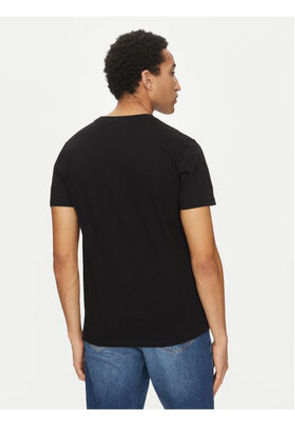 GAP - Gap T-Shirt 502020-03 Czarny Regular Fit. Kolor: czarny. Materiał: bawełna