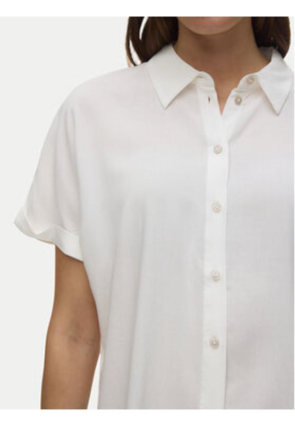 Vero Moda Koszula Alice 10342668 Biały Regular Fit. Kolor: biały. Materiał: wiskoza