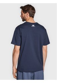 New Balance T-Shirt MT23502 Granatowy Relaxed Fit. Kolor: niebieski. Materiał: bawełna