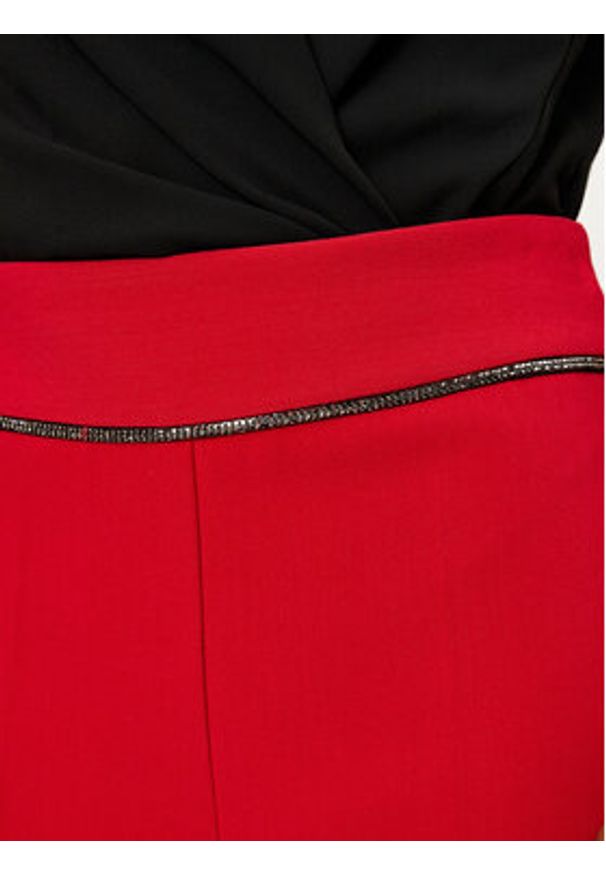 Rinascimento Spodnie materiałowe 1000770035133 Czerwony Regular Fit. Kolor: czerwony. Materiał: syntetyk