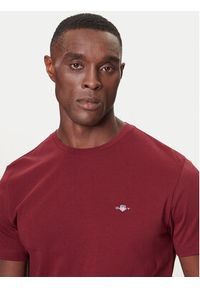 GANT - Gant T-Shirt Shield 2003184 Bordowy Regular Fit. Kolor: czerwony. Materiał: bawełna