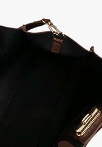 Renee - Brązowa Torebka Typu Shopper z Imitacji Zamszu z Rączkami i Paskiem Crossbody Temige. Kolor: brązowy. Materiał: zamszowe. Styl: klasyczny, biznesowy, casual, elegancki #3
