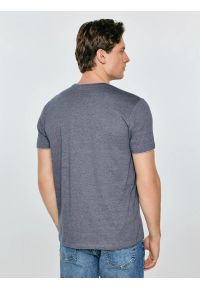 Big-Star - Koszulka męska w drobne paski granatowa Fredriser 403. Okazja: na co dzień. Kolor: niebieski. Materiał: dzianina, jeans. Wzór: paski. Styl: casual, elegancki #2