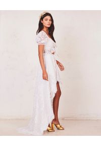 LOVE SHACK FANCY - Asymetryczna spódnica Halsey. Okazja: na wesele, na ślub cywilny. Kolor: biały. Materiał: jedwab, koronka. Długość: długie. Wzór: haft, koronka, aplikacja #8