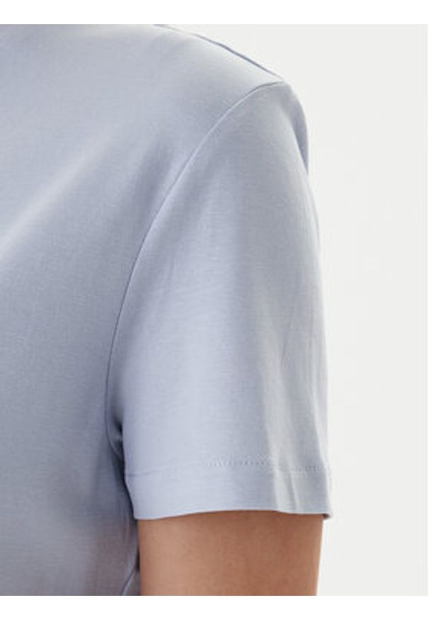 Guess T-Shirt V6RI12 J1314 Błękitny Regular Fit. Kolor: niebieski. Materiał: bawełna