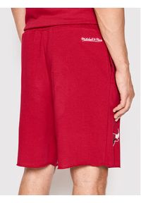 Mitchell & Ness Szorty sportowe SHORAJ19075 Czerwony Regular Fit. Kolor: czerwony. Materiał: bawełna. Styl: sportowy #3