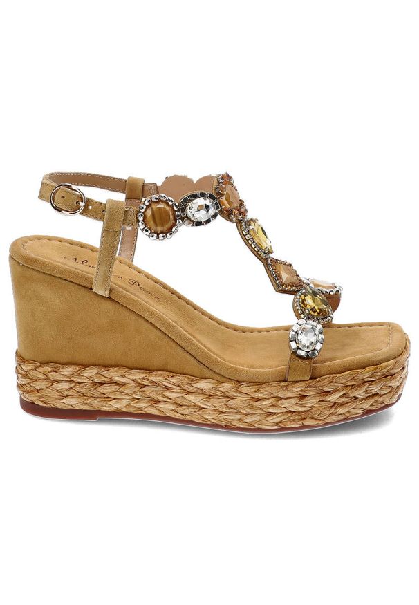 Brązowe Sandały Alma En Pena Eleganckie Espadryle Na Koturnie. Okazja: na spacer, na plażę. Zapięcie: sprzączka. Kolor: brązowy. Szerokość cholewki: normalna. Wzór: aplikacja. Materiał: zamsz, skóra, materiał. Sezon: lato. Obcas: na koturnie. Styl: elegancki