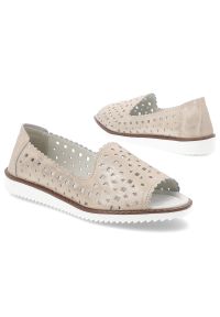 Beżowe Baleriny S.Barski Wsuwane Obuwie Damskie. Nosek buta: otwarty. Zapięcie: bez zapięcia. Kolor: beżowy. Szerokość cholewki: normalna. Wzór: ażurowy. Styl: elegancki #6