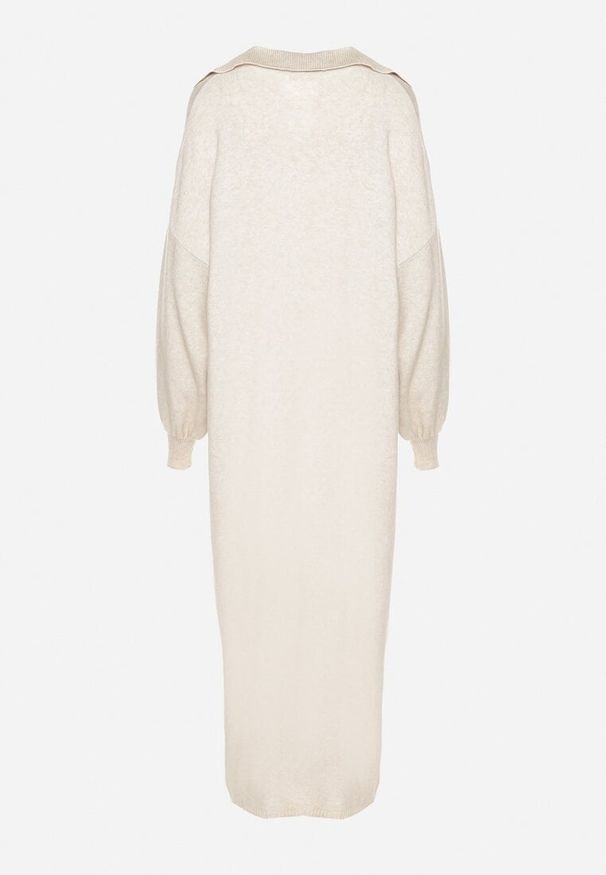 Born2be - Jasnobeżowa Pudełkowa Sukienka Sweterkowa z Wiskozą Szerokimi Rękawami i Kołnierzykiem Rinfera. Kolor: beżowy. Materiał: wiskoza. Typ sukienki: proste. Styl: wizytowy, elegancki