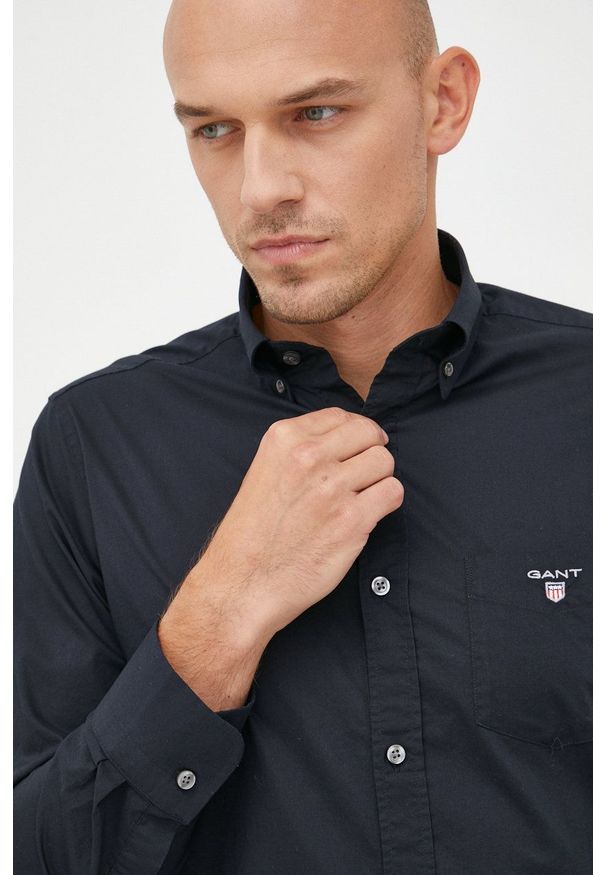 GANT - Gant Koszula bawełniana 3046400 męska kolor czarny regular z kołnierzykiem button-down. Typ kołnierza: button down. Kolor: czarny. Materiał: bawełna