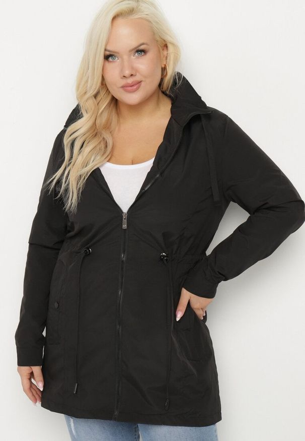 Born2be - Czarna Kurtka Parka z Odpinanym Kapturem Delavin. Okazja: na co dzień. Kolekcja: plus size. Kolor: czarny. Materiał: jeans. Styl: klasyczny, casual, elegancki