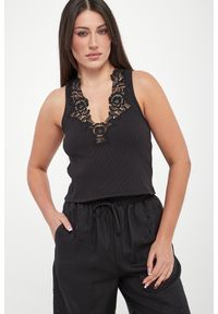 Twinset Milano - Top damski prążkowany z koronką TWINSET. Materiał: prążkowany, koronka. Wzór: koronka #1