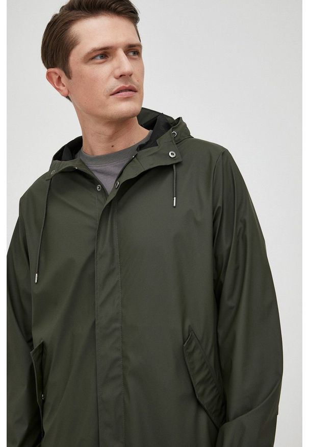 Rains kurtka przeciwdeszczowa 18140 Fishtail Parka kolor zielony przejściowa. Okazja: na co dzień. Kolor: zielony. Długość: długie. Styl: casual