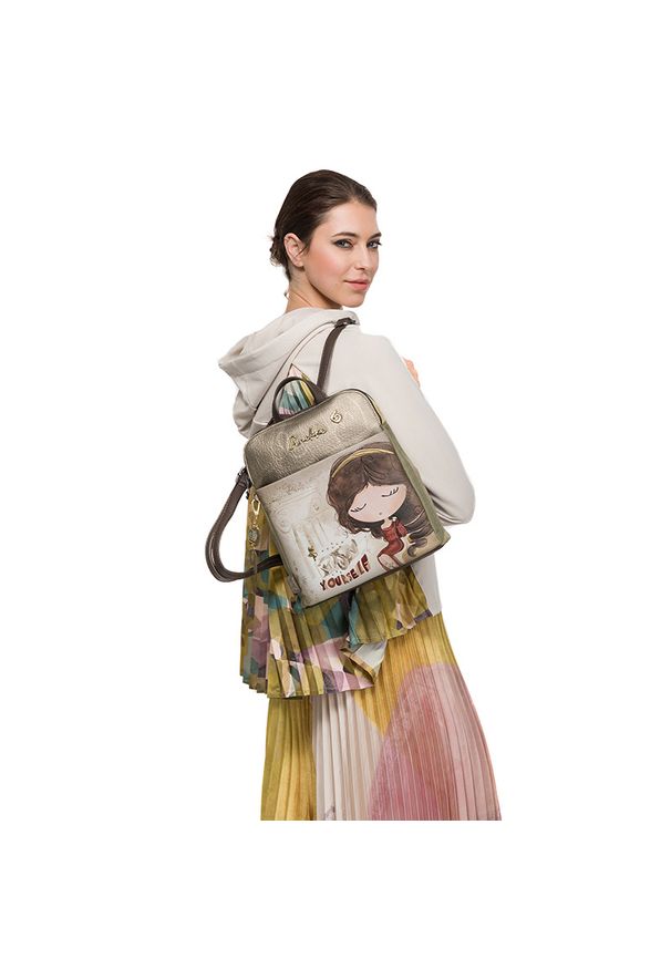 Szary Damski Plecak Anekke Z Laleczką. Kolor: szary. Styl: casual