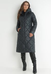 Born2be - Ciemnozielona Kurtka za Kolano Pikowana Viphee. Kolor: zielony. Materiał: materiał. Sezon: zima, jesień #4