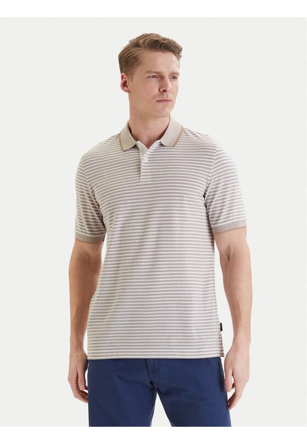 Bugatti Polo 8150-75092C Beżowy Regular Fit. Typ kołnierza: polo. Kolor: beżowy. Materiał: bawełna