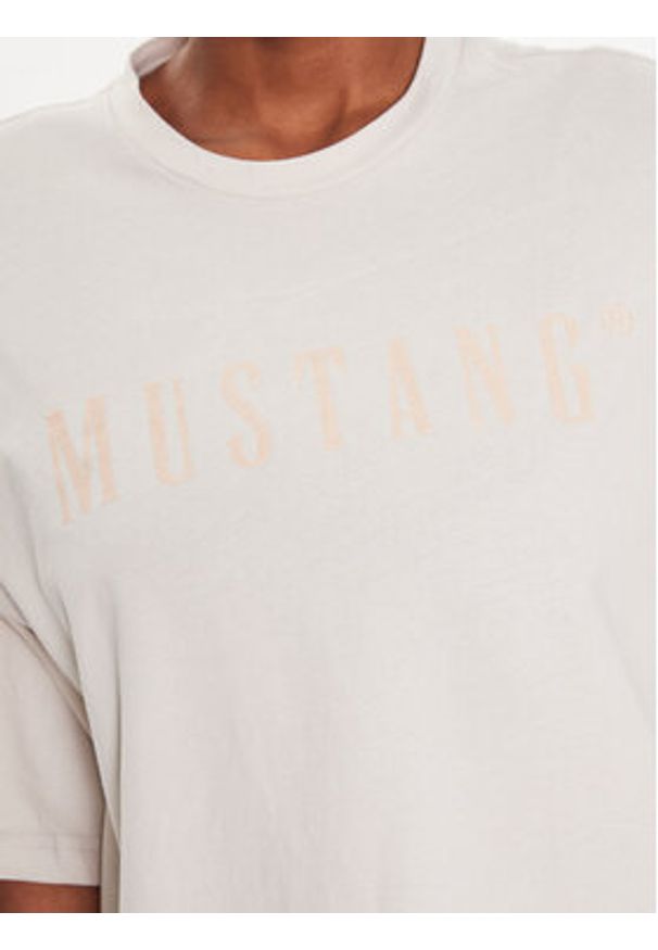 Mustang T-Shirt Alina 1013378 Szary Regular Fit. Kolor: szary. Materiał: bawełna