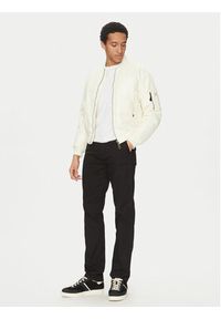 Guess Jeans Kurtka bomber M5RL81 WHAA2 Écru Regular Fit. Kolor: kremowy. Materiał: syntetyk #5