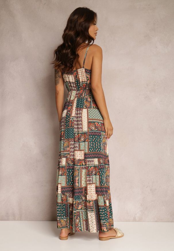 Renee - Zielona Wiskozowa Sukienka o Kopertowym Kroju w Print Patchwork Grehan. Kolor: zielony. Materiał: wiskoza. Długość rękawa: na ramiączkach. Wzór: nadruk. Typ sukienki: kopertowe. Styl: boho, wakacyjny. Długość: maxi