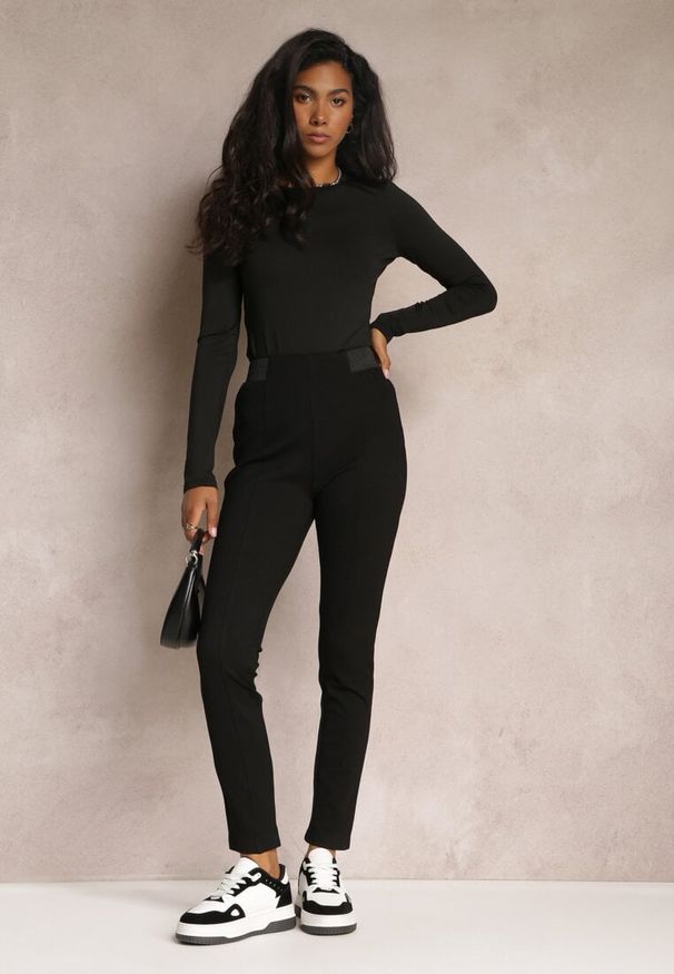 Renee - Czarne Spodnie High Waist z Gumką w Pasie Magoda. Stan: podwyższony. Kolor: czarny. Materiał: dzianina, tkanina. Wzór: gładki. Styl: klasyczny