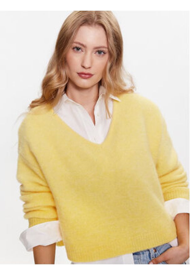 AMERICAN VINTAGE - American Vintage Sweter East EAST18HH23 Żółty Relaxed Fit. Kolor: żółty. Materiał: wełna, syntetyk. Styl: vintage