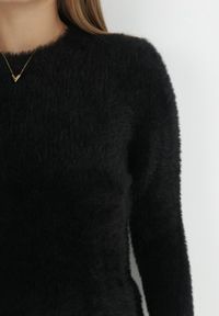 Born2be - Czarny Sweter Wełniany Voma. Okazja: na co dzień. Kolor: czarny. Materiał: wełna. Długość rękawa: długi rękaw. Długość: długie. Styl: klasyczny, casual, elegancki #5