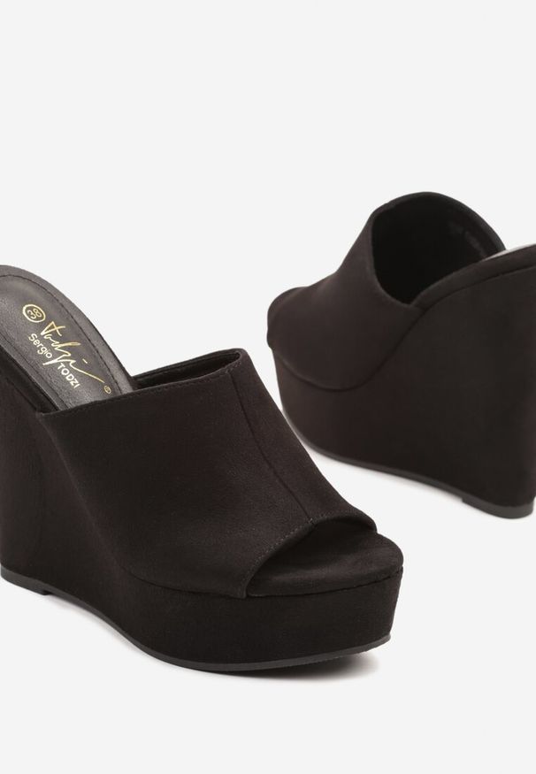 Renee - Czarne Klapki na Koturnie i Platformie Ellirinea. Okazja: na co dzień. Kolor: czarny. Materiał: jeans. Obcas: na koturnie. Styl: casual