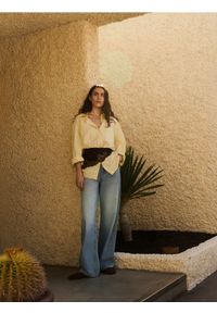 Reserved - Bawełniana koszula w paski - jasnożółty. Kolor: żółty. Materiał: bawełna. Wzór: paski #1