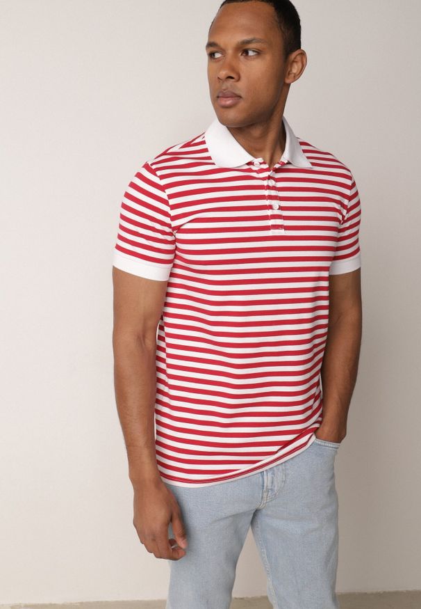 Born2be - Czerwona Bawełniana Koszulka Polo w Paski w Stylu Casual Elunilla. Okazja: na co dzień. Typ kołnierza: polo. Kolor: czerwony. Materiał: bawełna. Wzór: paski. Styl: casual