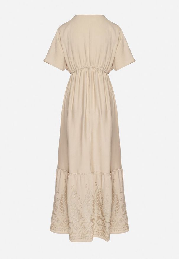 Born2be - Beżowa Kopertowa Sukienka z Wiskozy Zdobiona Frędzlami i Metalicznym Haftem Redeirae. Okazja: na co dzień, na spacer. Typ kołnierza: dekolt w serek. Kolor: beżowy. Materiał: wiskoza. Wzór: aplikacja, haft. Typ sukienki: kopertowe. Styl: klasyczny, casual