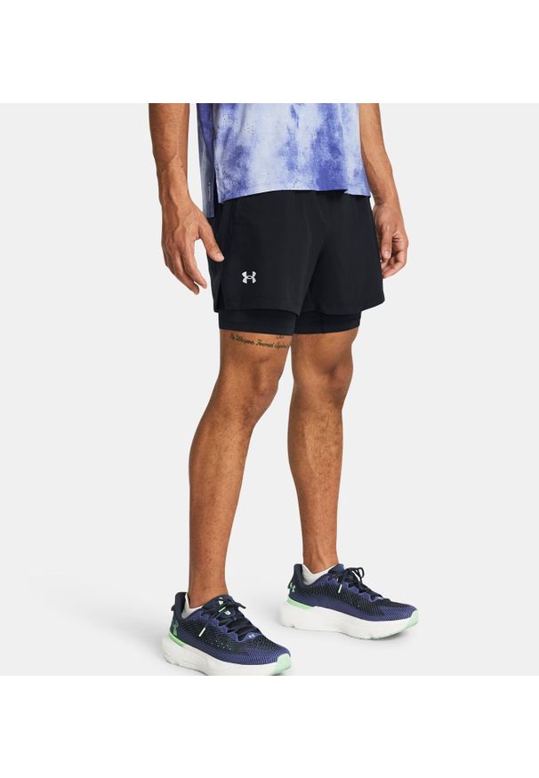 Under Armour - UNDER ARMOUR UA LAUNCH 5 2-IN-1 SHORT Spodenki treningowe męskie. Kolor: szary. Materiał: materiał. Styl: sportowy