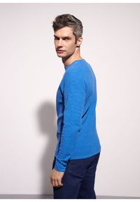 Ochnik - Niebieski sweter męski basic. Okazja: na co dzień. Kolor: niebieski. Materiał: bawełna. Długość: długie. Wzór: ze splotem. Styl: casual #3