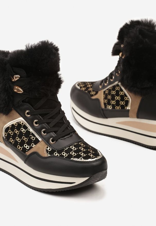 Renee - Czarne Sneakersy na Platformie z Metalicznymi Wstawkami i Futerkiem Miavora. Okazja: na co dzień. Nosek buta: okrągły. Zapięcie: sznurówki. Kolor: czarny. Materiał: futro. Obcas: na platformie