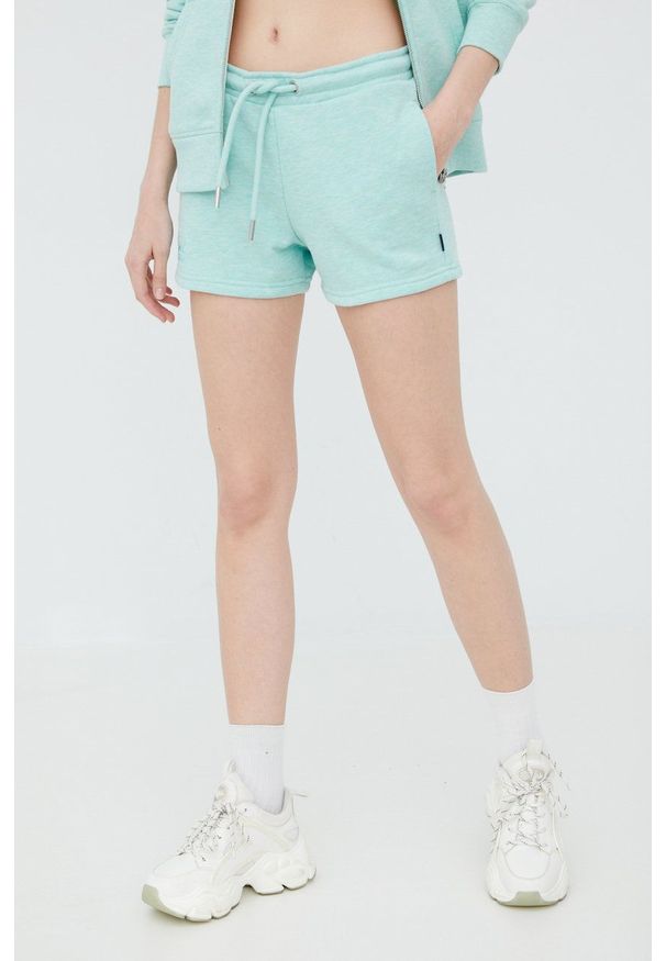 Superdry szorty damskie kolor turkusowy z aplikacją high waist. Okazja: na co dzień. Stan: podwyższony. Kolor: turkusowy. Materiał: bawełna. Wzór: aplikacja. Styl: casual
