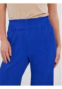 YAS Spodnie materiałowe 26028051 Niebieski Regular Fit. Kolor: niebieski. Materiał: syntetyk