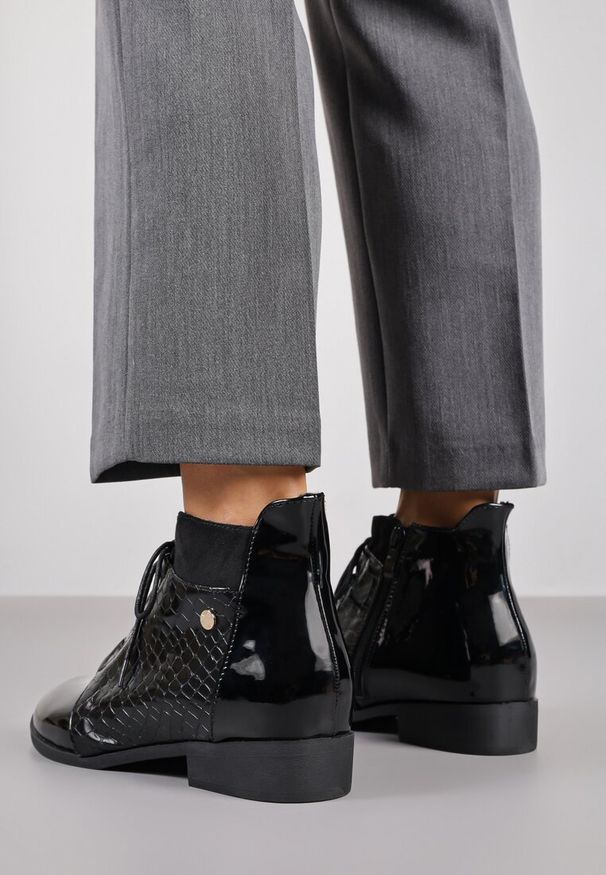 Renee - Czarne Eleganckie Botki Vices ze Sznurowaniem Vlerrie. Okazja: na co dzień. Kolor: czarny. Materiał: jeans. Obcas: na obcasie. Styl: elegancki. Wysokość obcasa: niski