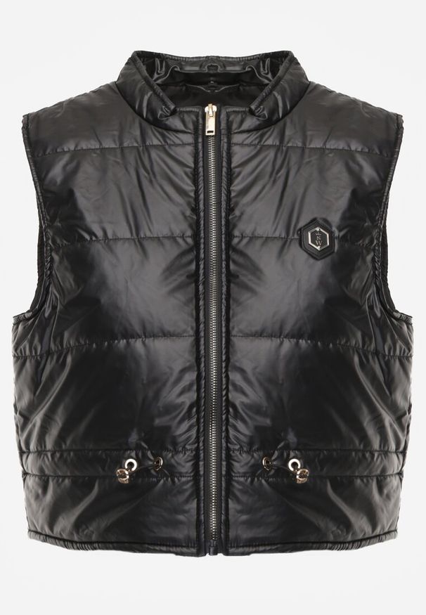 Renee - Czarna Kamizelka o Krótkim Kroju ze Ściągaczem w Talii i Naszywką Mevannae. Okazja: na spotkanie biznesowe. Kolor: czarny. Materiał: jeans. Długość: krótkie. Wzór: aplikacja. Styl: biznesowy, elegancki