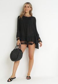 Born2be - Czarna Tunika z Koronkową Falbanką Tunlia. Typ kołnierza: kołnierz z falbankami. Kolor: czarny. Materiał: koronka. Wzór: aplikacja. Styl: elegancki #5