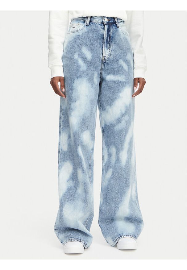 Tommy Jeans Jeansy Claire DW0DW23109 Niebieski jasny Wide Fit. Kolor: niebieski