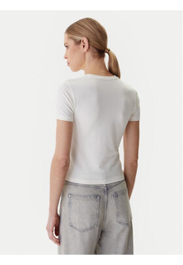 Guess Jeans T-Shirt W6RI15 J1314 Écru Regular Fit. Kolor: kremowy. Materiał: bawełna