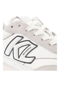 Białe Sneakersy Karl Lagerfeld Stylowe Obuwie Męskie Premium. Okazja: na spacer. Kolor: biały. Materiał: materiał, skóra, guma. Szerokość cholewki: normalna. Sport: turystyka piesza #3