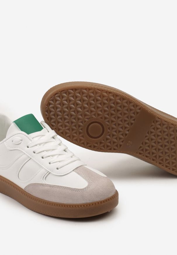 Renee - Biało-Zielone Sneakersy w Stylu Kultowych Tenisówek z Kauczukową Podeszwą Poseiama. Okazja: na co dzień. Zapięcie: sznurówki. Kolor: biały. Materiał: kauczuk