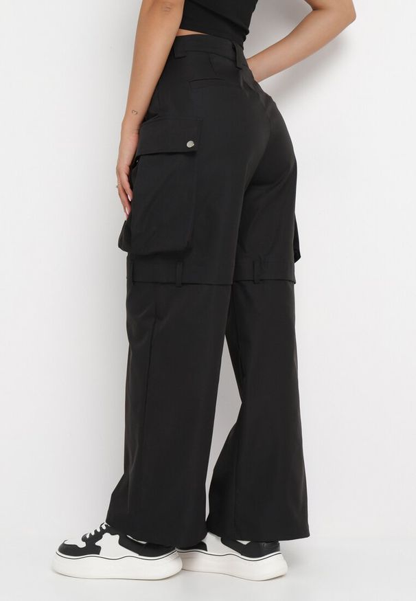 Born2be - Czarne Spodnie Cargo z Szerokimi Nogawkami Milosani. Okazja: na co dzień. Kolor: czarny. Sezon: wiosna, lato. Styl: casual