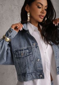 Renee - Niebieska Kurtka Jeansowa z Bawełny Typu Crop Bomber Jacket Veloma. Okazja: na co dzień. Kolor: niebieski. Materiał: bawełna, jeans. Długość: krótkie. Wzór: kolorowy. Styl: casual, elegancki #4