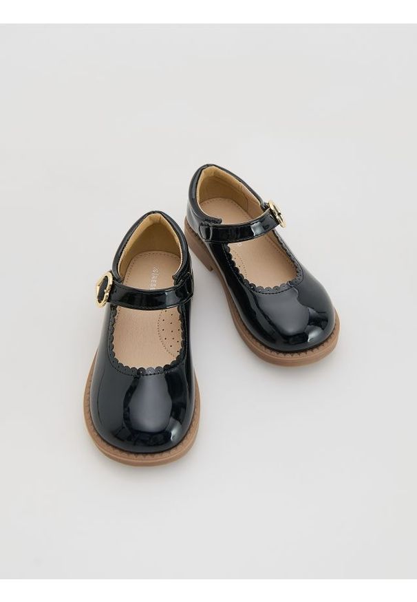 Reserved - Loafersy z imitacji skóry - czarny. Kolor: czarny. Materiał: skóra