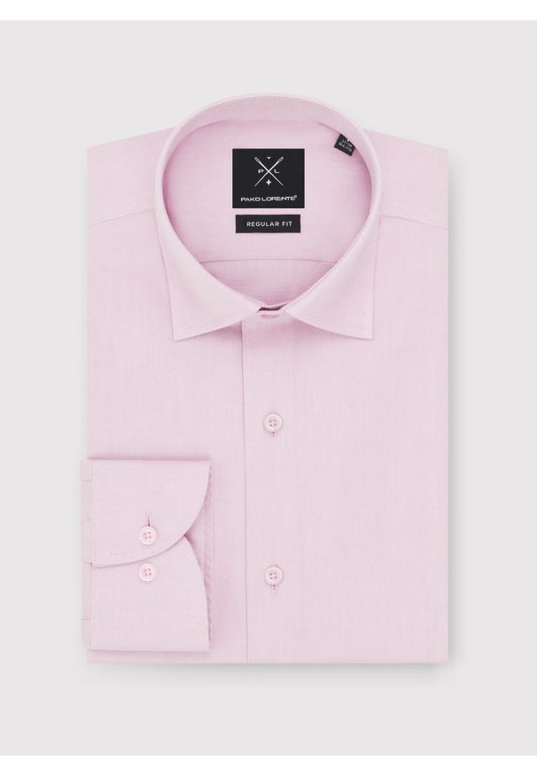 Pako Lorente - PAKO LORENTE – Koszula męska z długim rękawem w kolorze różowym. Typ kołnierza: kołnierzyk włoski. Kolor: różowy. Materiał: bawełna. Długość rękawa: długi rękaw. Długość: długie. Wzór: gładki. Styl: elegancki