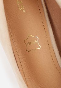 Renee - Beżowe Casualowe Czółenka na Szpilce z Wkładką ze Skóry Naturalnej Cleinae. Okazja: na co dzień. Kolor: beżowy. Materiał: skóra. Obcas: na szpilce. Styl: casual. Wysokość obcasa: średni #2