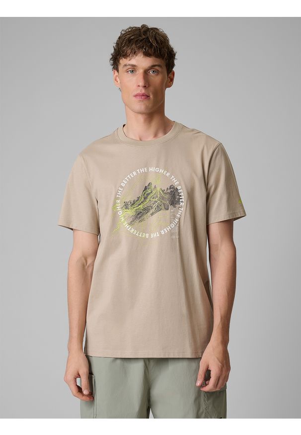 4f - 4F T-shirt regular z nadrukiem męski - beżowy XXL. Okazja: na co dzień. Kolor: beżowy. Materiał: dzianina, bawełna. Wzór: nadruk. Styl: casual