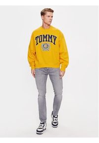 Tommy Jeans Bluza College Graphic DM0DM16804 Żółty Boxy Fit. Kolor: żółty. Materiał: bawełna