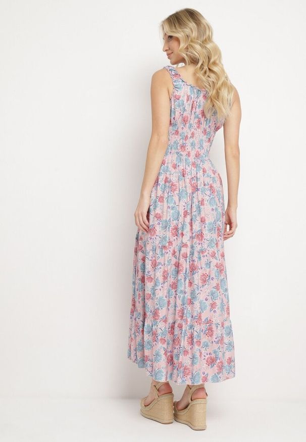 Born2be - Jasnoróżowa Rozkloszowana Sukienka Bawełniana w Kwiatowy Print z Guzikami Jamallia. Okazja: na co dzień. Kolor: różowy. Materiał: bawełna. Wzór: kwiaty, nadruk. Typ sukienki: proste. Styl: klasyczny, casual